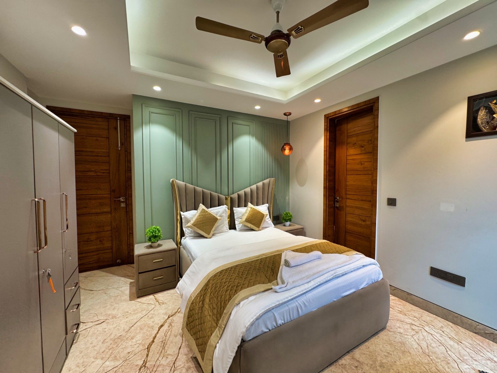  3 BHK service apartments in delhi