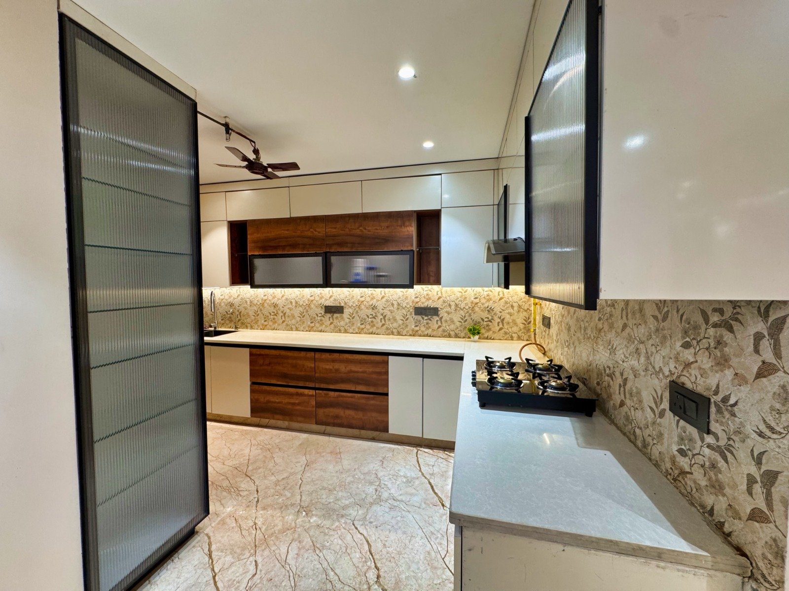 premium short stay apartments near airport Delhi