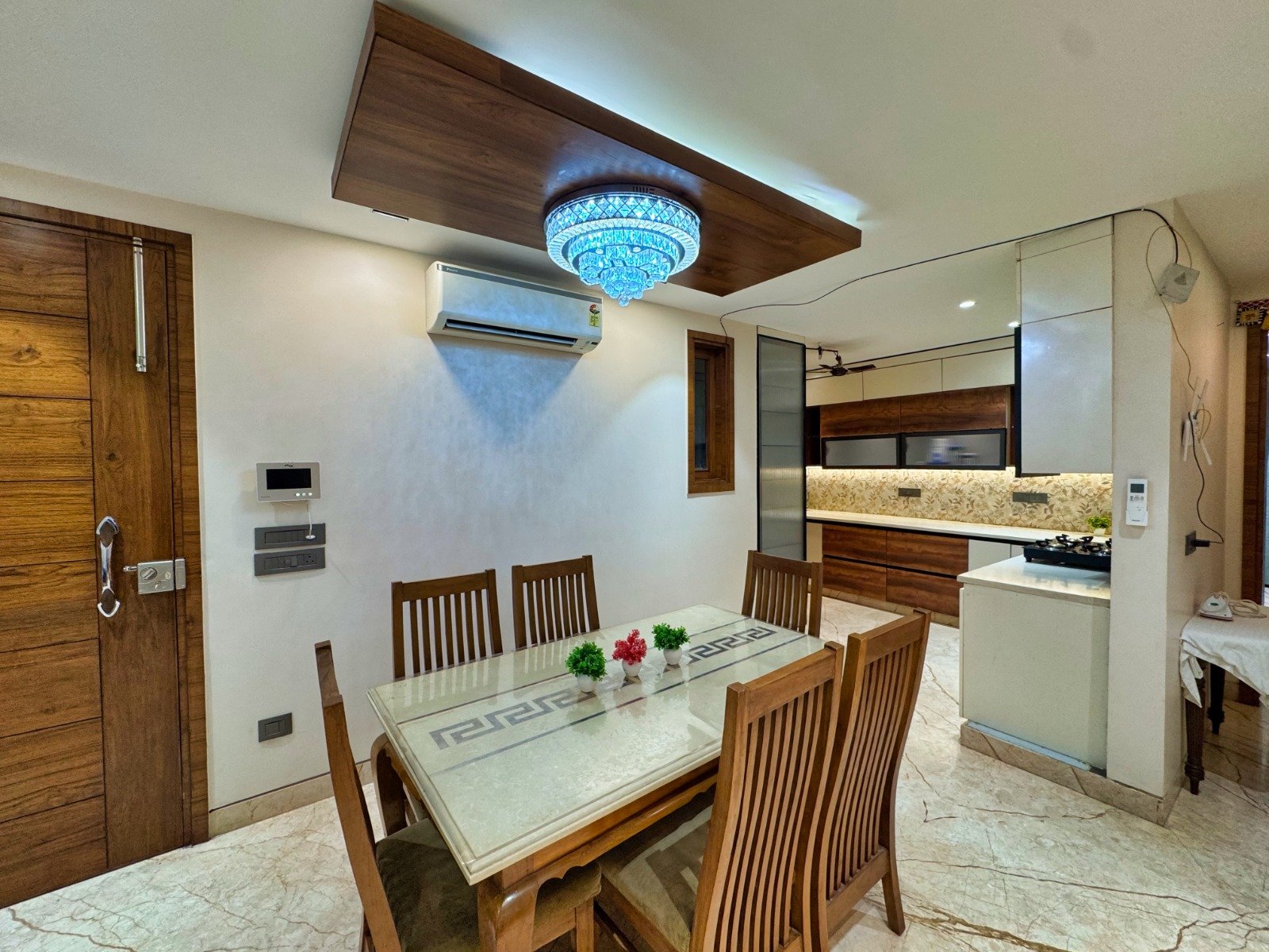 service apartments near fortis hospital